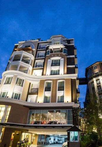 Beyond Suite Hotel