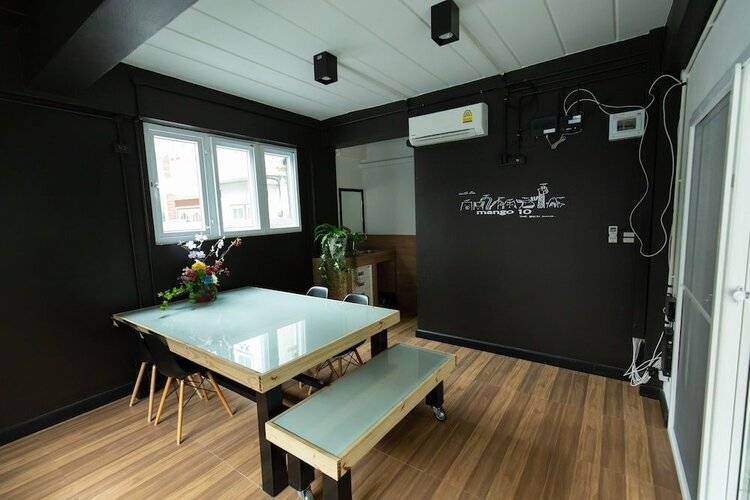 Mango 10 House