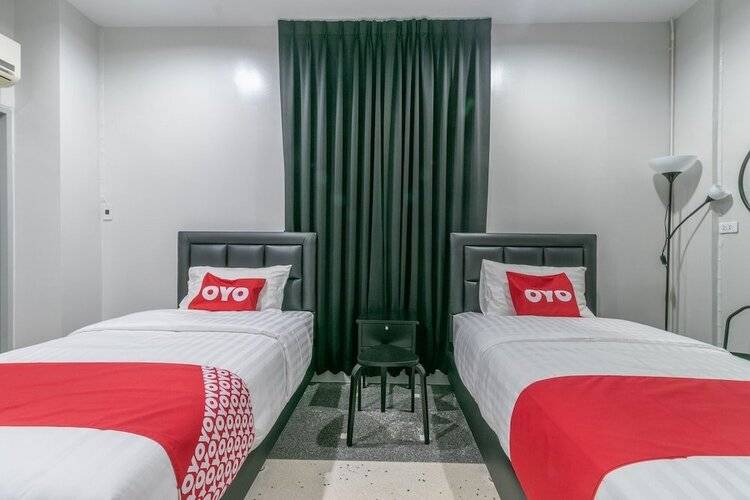 OYO 818 Suksomboon Residence