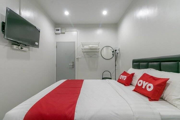 OYO 818 Suksomboon Residence