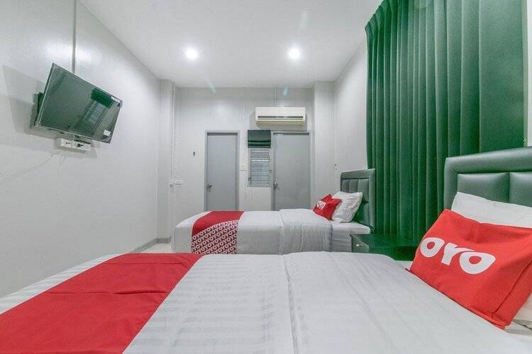 OYO 818 Suksomboon Residence