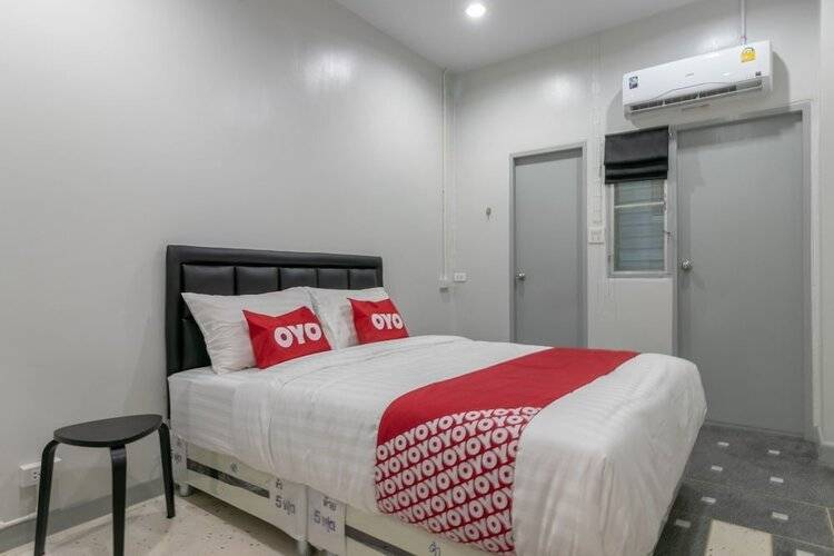 OYO 818 Suksomboon Residence