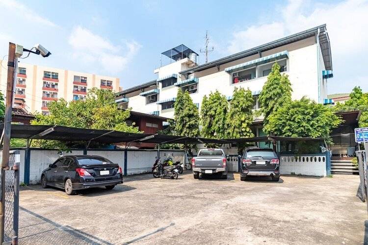 Riski Residence Bangkok