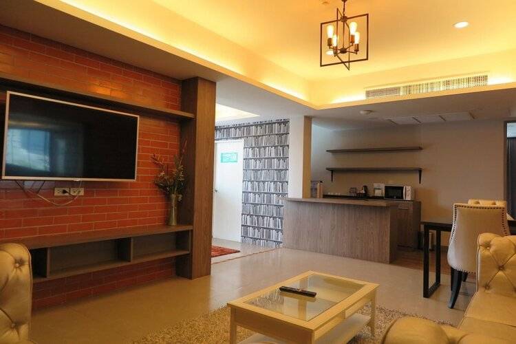 V20 Boutique Hotel By Locals
