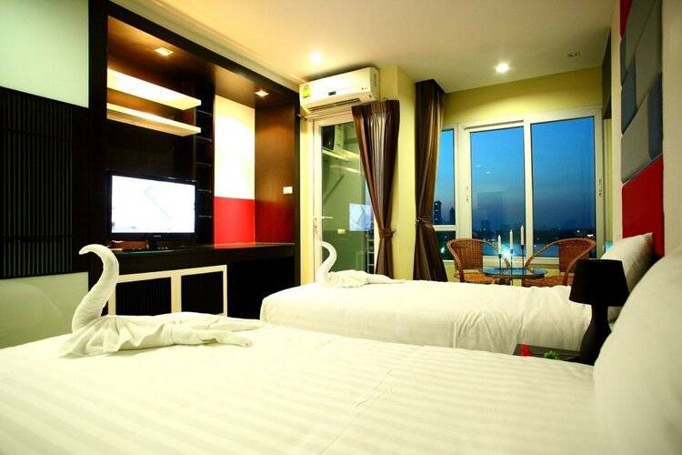 The Sunreno Hotel
