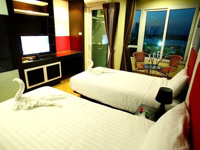 The Sunreno Hotel