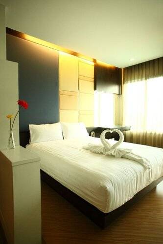 The Sunreno Hotel