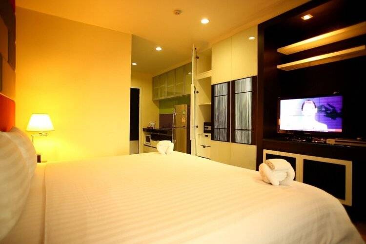 The Sunreno Hotel