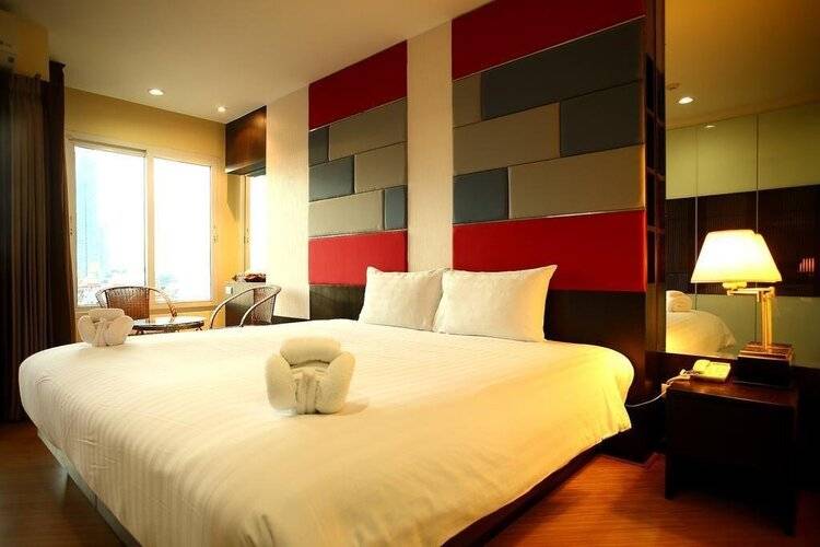 The Sunreno Hotel