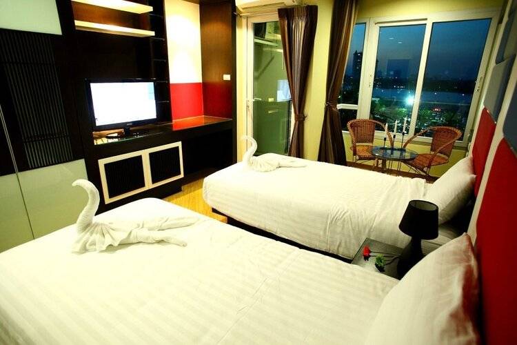 The Sunreno Hotel