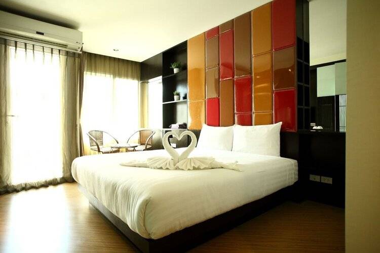 The Sunreno Hotel