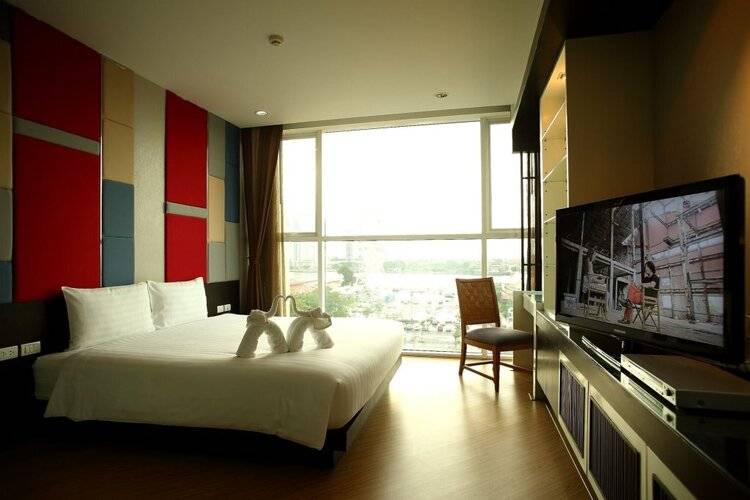 The Sunreno Hotel