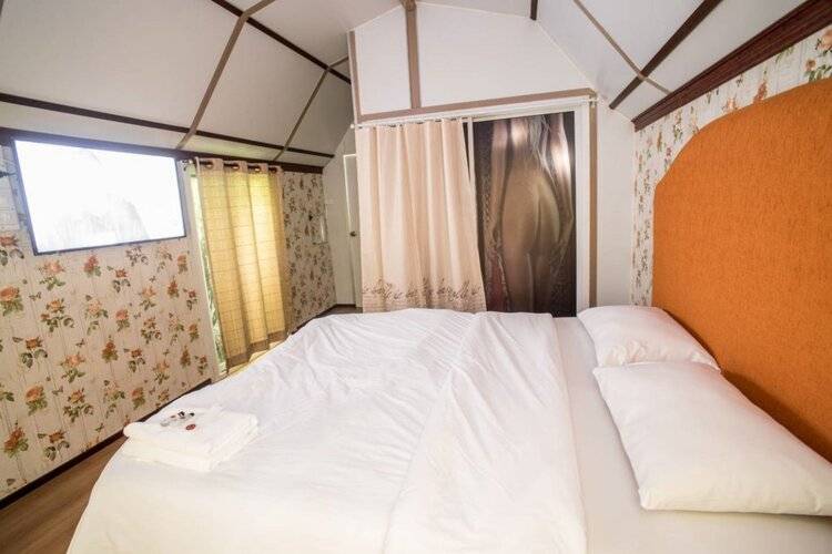 Kurina Hotel