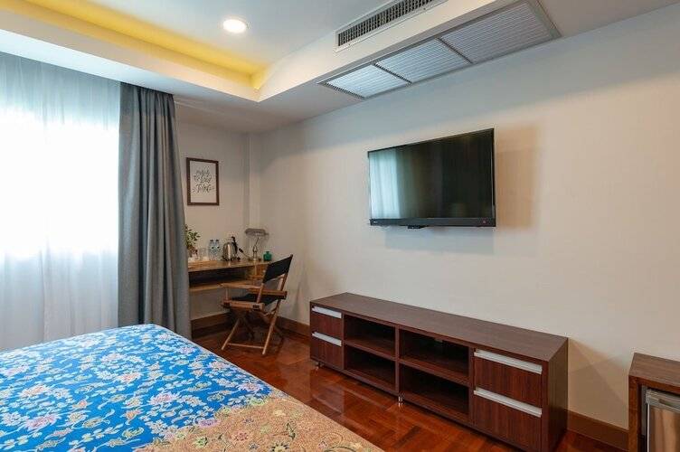 Maneeya Park Residence