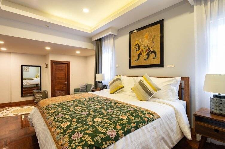 Maneeya Park Residence
