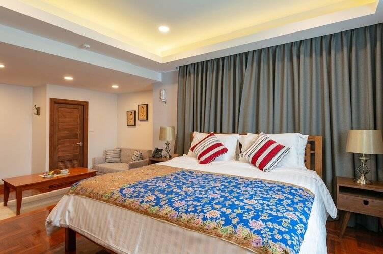 Maneeya Park Residence