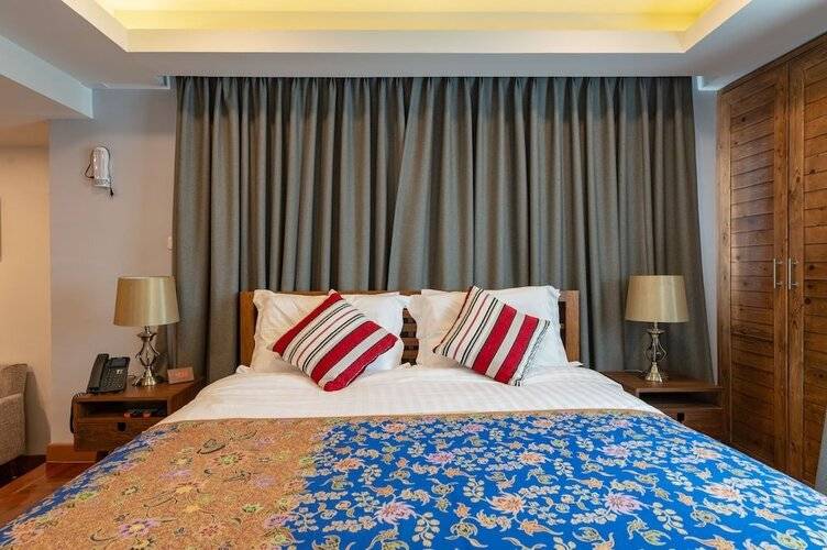 Maneeya Park Residence