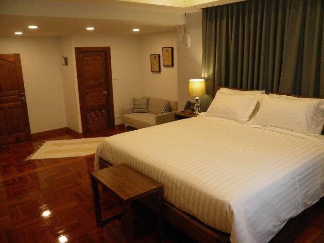 Maneeya Park Residence