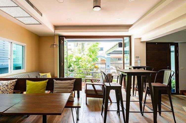 Maneeya Park Residence