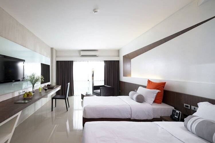 Nine Forty One Hotel