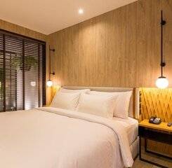 $item['hotel']['name']