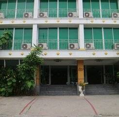 $item['hotel']['name']