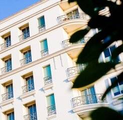 $item['hotel']['name']