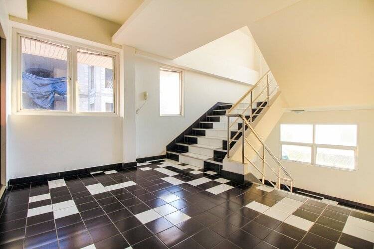 Ruan Plaisoi Apartment