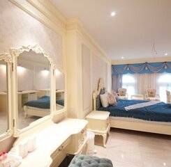 $item['hotel']['name']