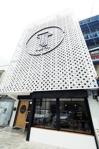 T Hostel at Victory Monument