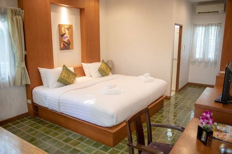 Charlie House Pinklao