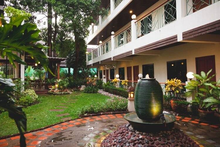 Charlie House Pinklao