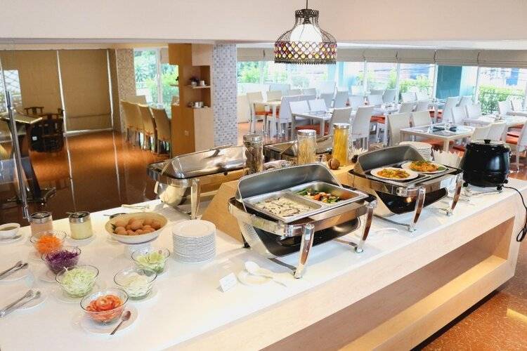 Maverick Ratchada Hotel