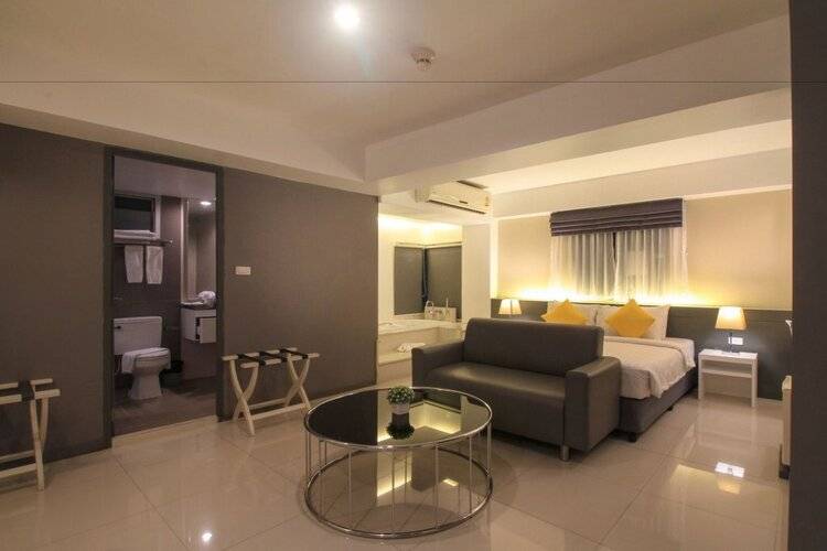 Myhotel CMYK Ratchada