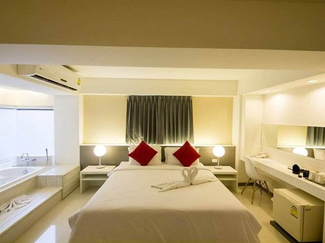 Myhotel CMYK Ratchada
