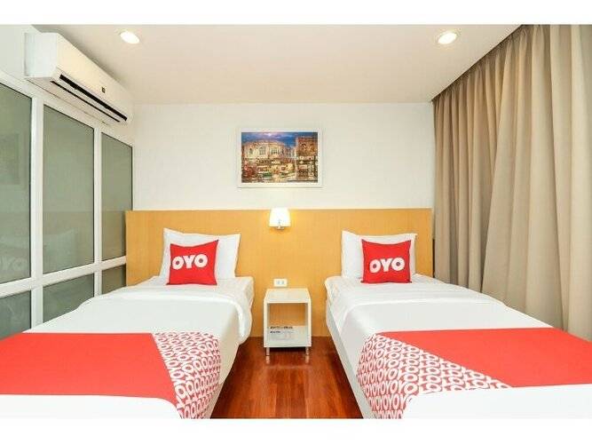 OYO 225 Premier Place Hotel