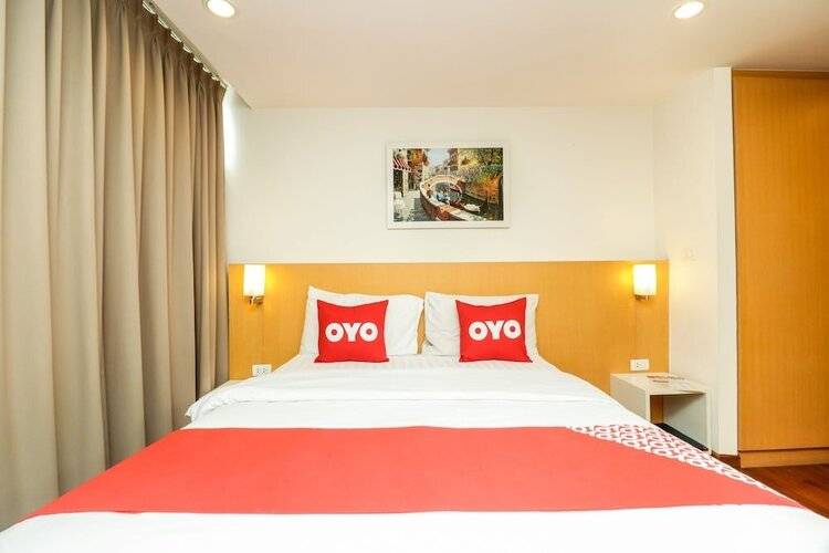 OYO 225 Premier Place Hotel