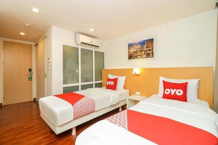 OYO 225 Premier Place Hotel