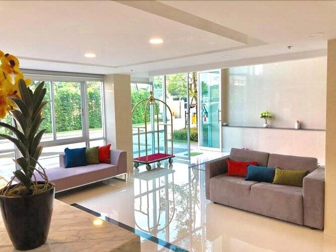 The Lux Ladprao 10