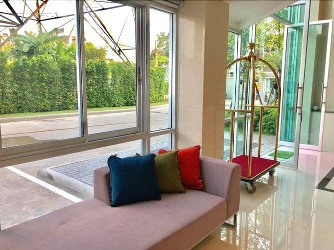 The Lux Ladprao 10