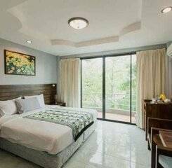 $item['hotel']['name']