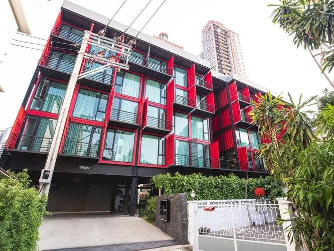 Sleep Box Sukhumvit 22