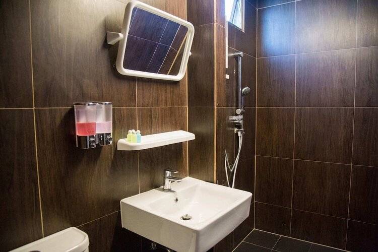 RoomQuest Ratchada