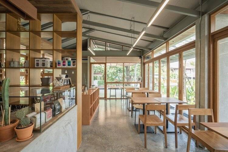 SUNKISS pool.bed.cafe