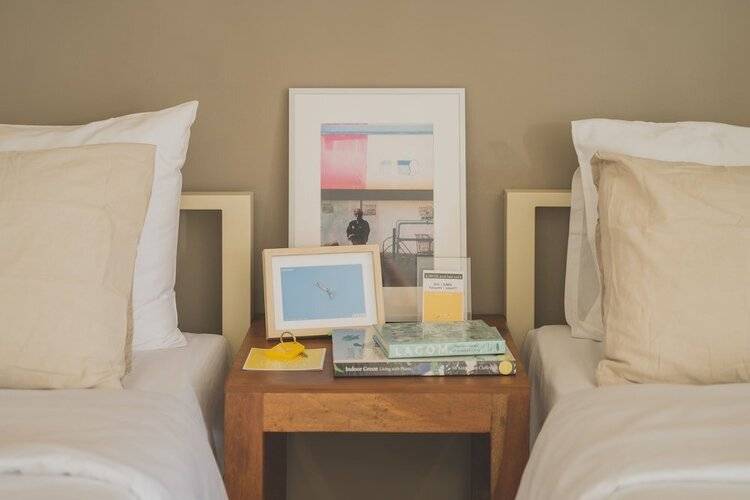 SUNKISS pool.bed.cafe