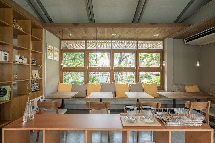 SUNKISS pool.bed.cafe