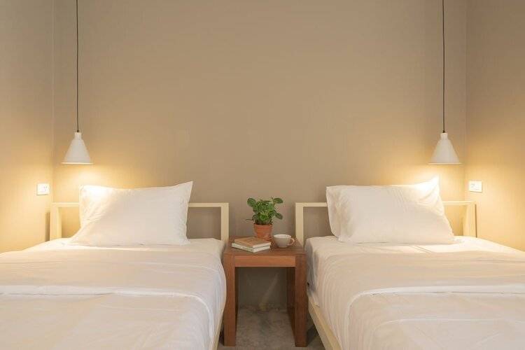 SUNKISS pool.bed.cafe