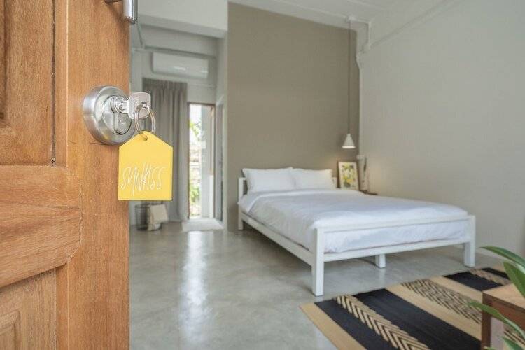 SUNKISS pool.bed.cafe