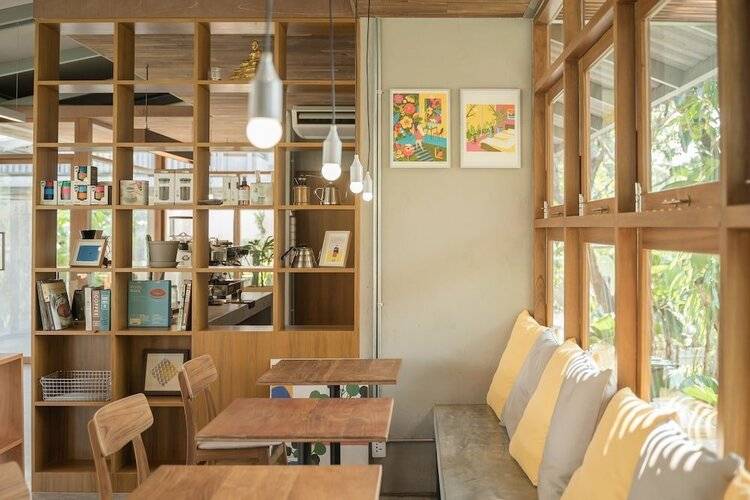 SUNKISS pool.bed.cafe