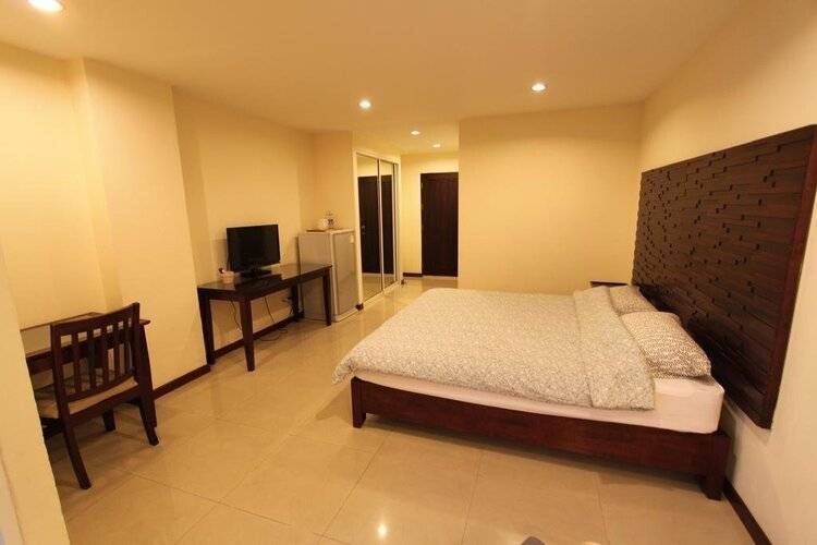 The Royal Bee Apart Hotel